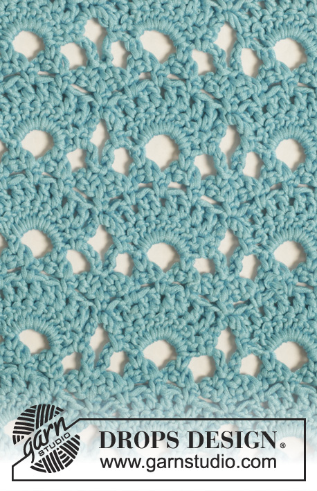 Delphine / DROPS 153-27 - Gilet DROPS lavorato all’uncinetto con motivo a ventaglio in Muskat. Taglie: S - XXXL.