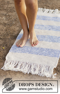 Easy Morning / DROPS 161-21 - Knitted DROPS rug in garter st with fringes in 3 strands ”Paris”.