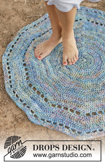 Spring Pond / DROPS 162-41 - Crochet DROPS carpet with double crochet and eyelet rows in 6 strands Fabel.