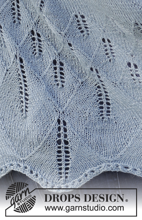 Soft Hug / DROPS 166-49 - Knitted DROPS shawl with lace pattern in ”BabyAlpaca Silk”.