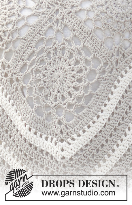 Sweet Martine / DROPS 167-21 - Von oben nach unten gehäkelter DROPS Poncho in ”Cotton Light” mit Quadraten und Lochmuster. Größe S - XXXL.