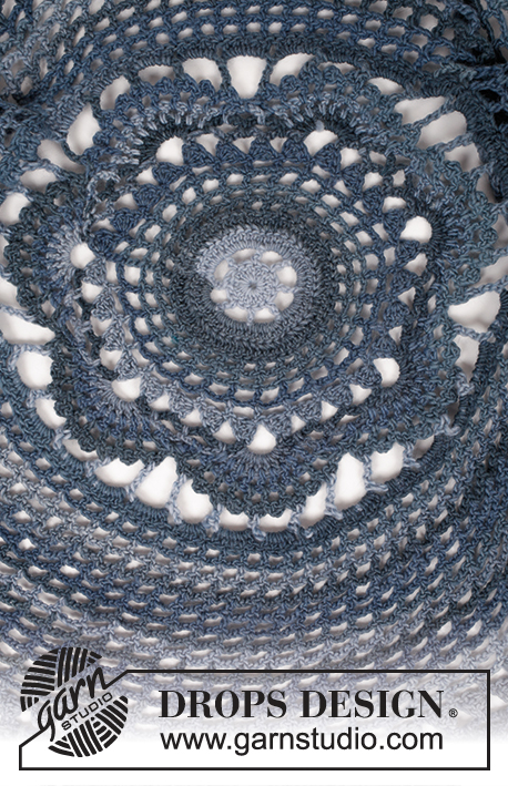 Evening Tide / DROPS 168-27 - Gilet ajouré DROPS en rond, au crochet, en Big Delight. Du S au XXXL.