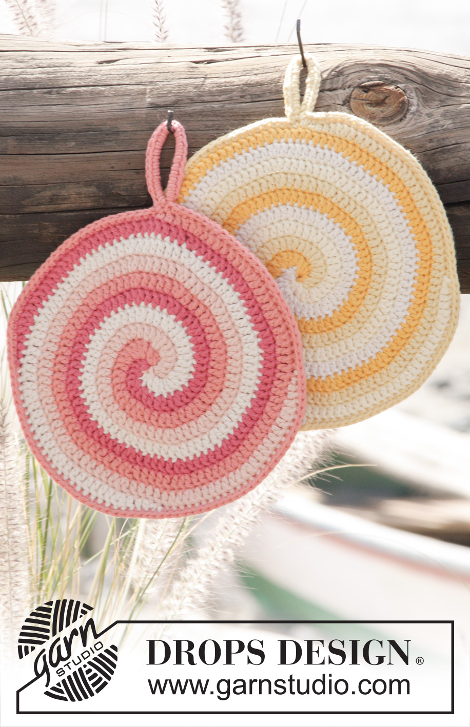 Candy Daze / DROPS 170-23 - Crochet DROPS pot holder with stripes and spiral in ”Paris”.