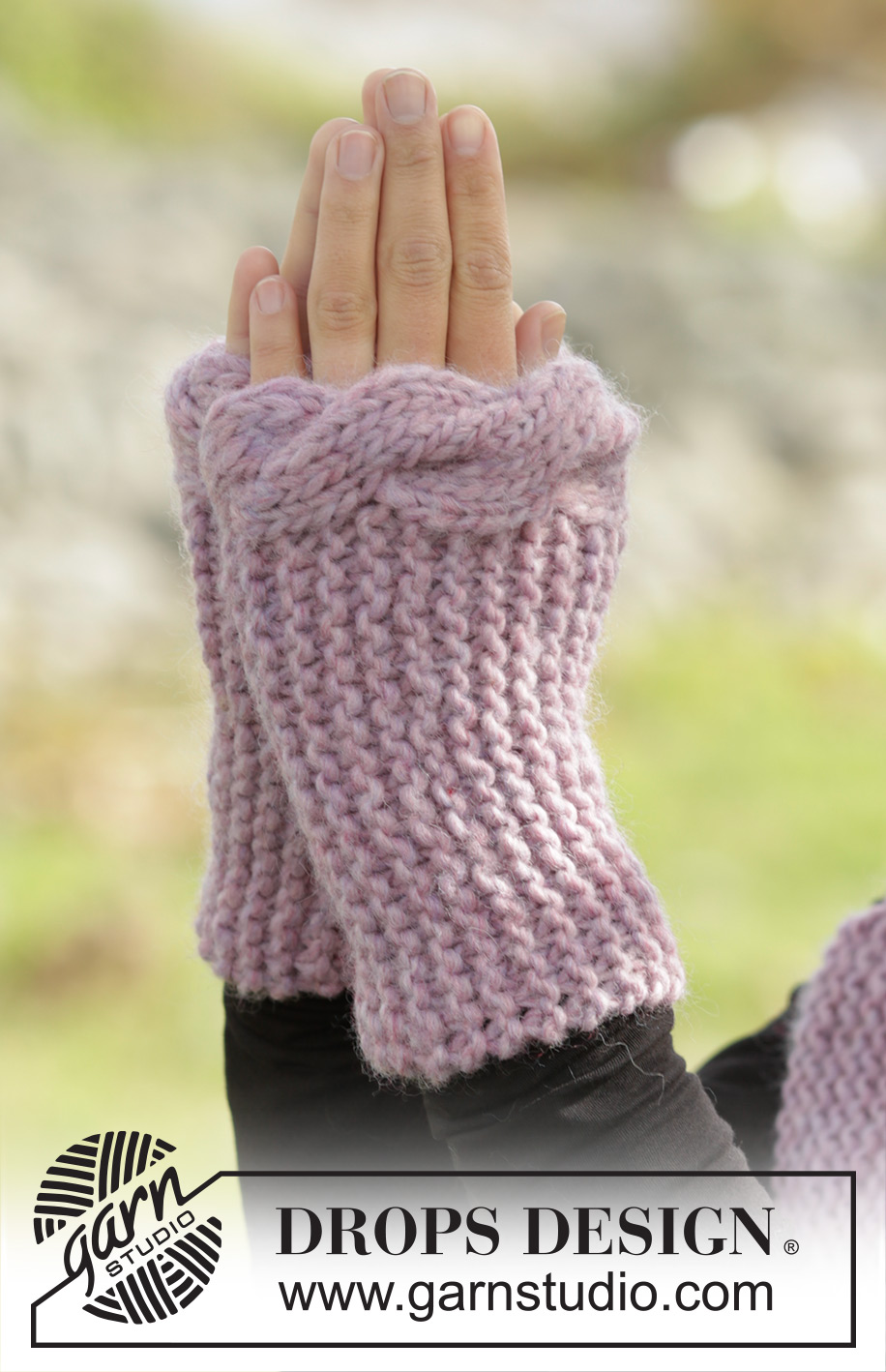 Cable Embrace / DROPS 171-57 - Knitted DROPS wrist warmers worked sideways in garter st and with cable edge in ”Andes”.
