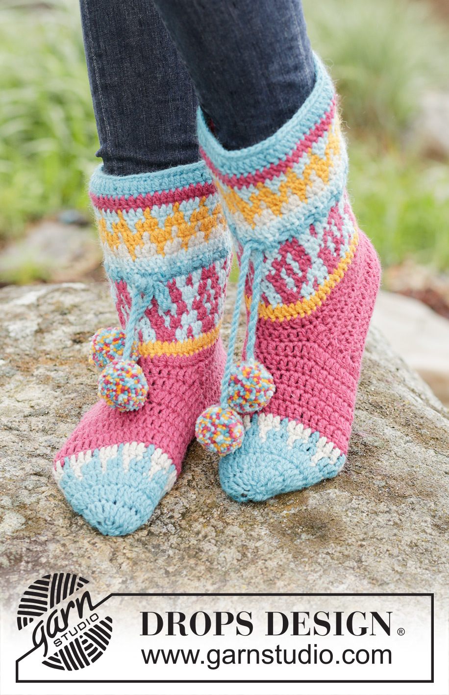 Rock Them Socks / DROPS 172-19 - Pantofole DROPS all’uncinetto, con motivo jacquard multicolore, in Nepal. Taglie: Dalla 35 alla 43.