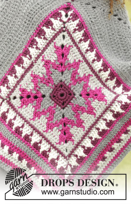 Desert Star / DROPS 172-38 - Poncho DROPS all’uncinetto, con motivo jacquard in Snow. Taglie: Dalla S alla XXXL.