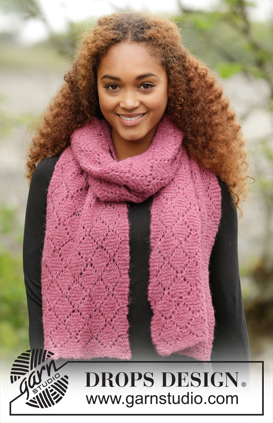 Ace of Diamonds / DROPS 172-45 - Écharpe DROPS au point mousse ajouré, en ”Brushed  Alpaca Silk”.