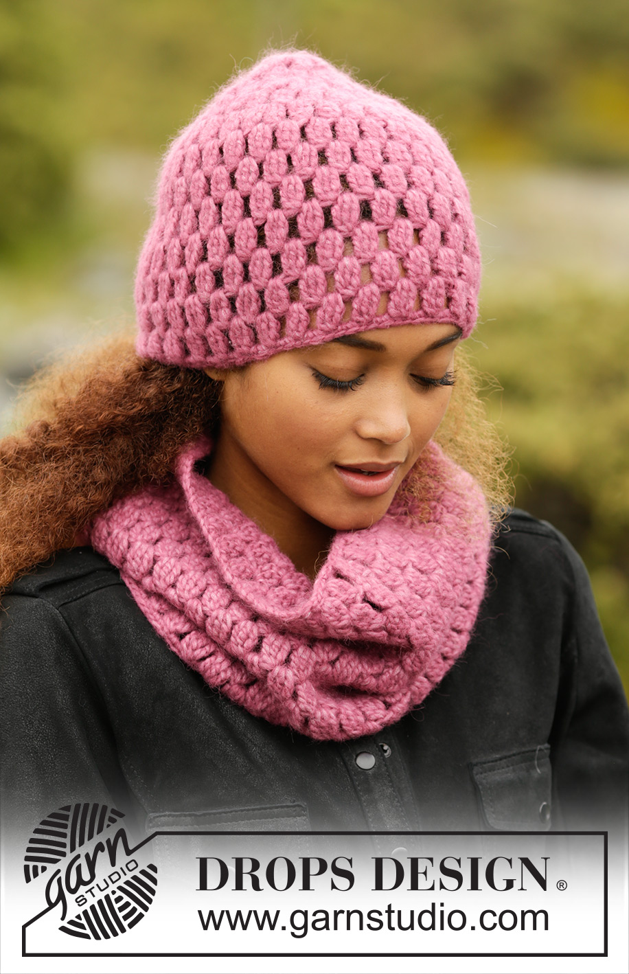 Rosaline / DROPS 172-6 - Bonnet et tour de cou DROPS au crochet, avec nopes, en ”Air”.