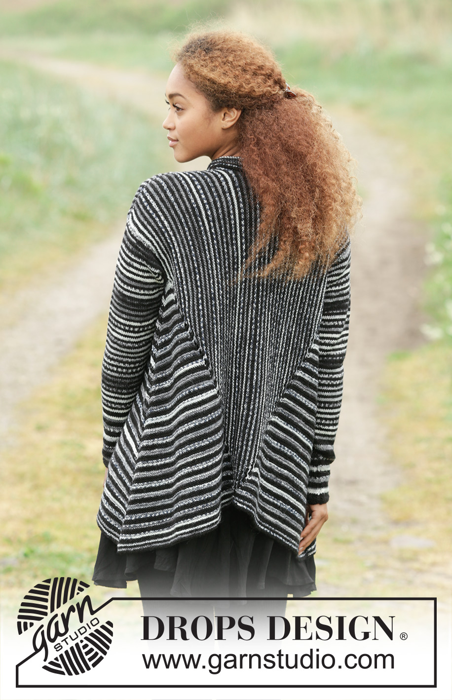 Midnight Roads / DROPS 173-14 - Quer im Winkel gestr DROPS Jacke in ”Fabel” mit Krausrippen und Schalkragen. Größe S - XXXL.
