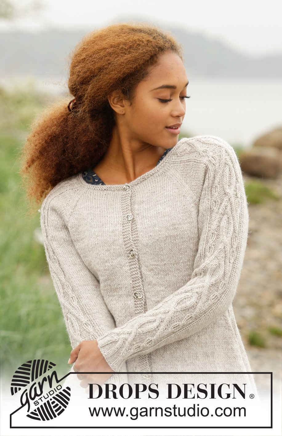 Irish Plaits Cardigan / DROPS 173-3 - Gebreid DROPS vest met raglan en kabels op de mouwen en aan de zijkanten, wordt van boven naar beneden gebreid van DROPS Karisma of DROPS Sky. Maat S-XXXL.