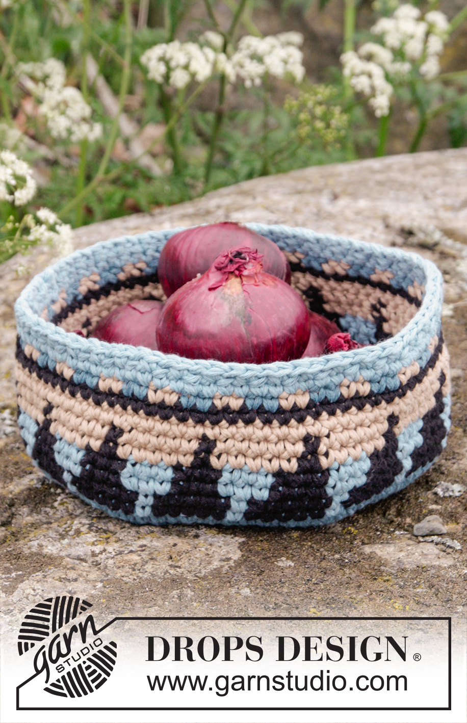 Maia Basket / DROPS 173-53 - Corbeille jacquard DROPS au crochet, avec 2 fils Paris.