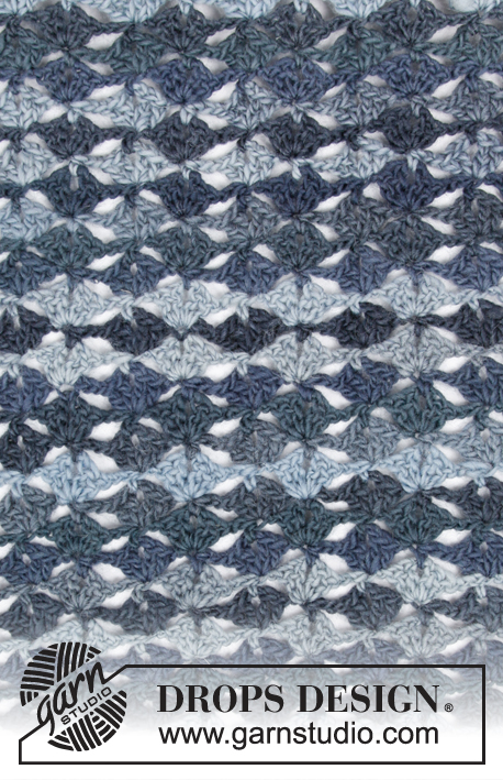 Blue Fountain / DROPS 181-33 - Horgolt pulóver, legyezőmintával. Méret: S - XXXL.
A darabot DROPS BIG DELIGHT fonalból készítjük.