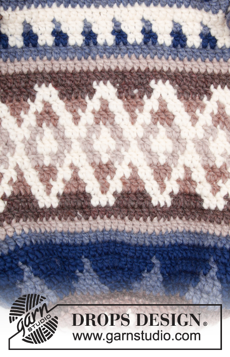 Adventure Awaits / DROPS 181-8 - Sac jacquard et pochette rayée au crochet.
Se crochètent en DROPS Snow.