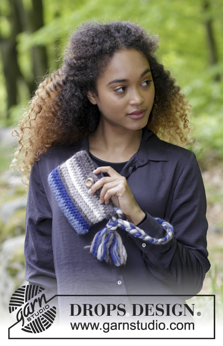 Adventure Awaits / DROPS 181-8 - Sac jacquard et pochette rayée au crochet.
Se crochètent en DROPS Snow.
