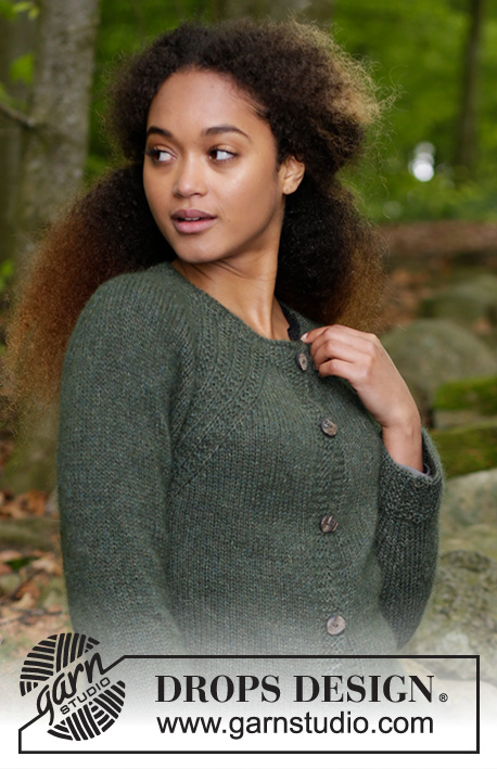 Woodland Walk Jacket / DROPS 183-11 - Gestrickte Jacke mit Raglanärmeln und A-Schnitt, gestrickt von oben nach unten. Größe S - XXXL. Die Arbeit wird gestrickt in 1 Faden DROPS Alpaca und 1 Faden DROPS Kid-Silk.