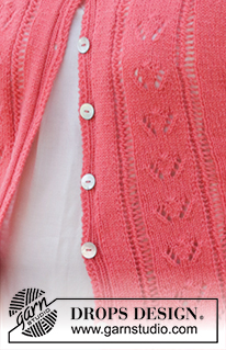 Miss Flora Cardi / DROPS 186-16 - Cardigan ai ferri con motivo traforato, raglan e maniche corte. Taglie: Dalla S alla XXXL. Il cardigan è lavorato in DROPS Flora.