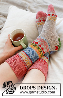 Enchanted Socks / DROPS 189-23 - Knitted socks with multi-coloured pattern. Size 35 to 43 Piece is knitted in DROPS Nord.