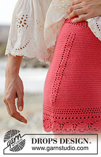 Beach Comfort / DROPS 190-25 - Gehaakte korte broek met kantpatroon. Maat: S - XXXL Het werk wordt gehaakt in DROPS Safran.