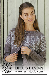 Inner Circle Jacket / DROPS 196-22 - Chaqueta de punto con canesú redondo en DROPS Merino Extra Fine o DROPS Karisma. La pieza está tejida de arriba para abajo con patrón de jacquard nórdico. Tallas S – XXXL.