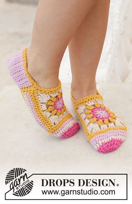 Himalayan Rose / DROPS 198-19 - Pantufas crochetadas com um quadrado flor e riscas, em DROPS Nepal. Do 35 ao 43