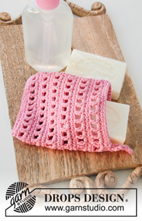 Soap Saver / DROPS 198-30 - Crocheted pouch for soap, or tawashi in DROPS Paris with lace pattern. The piece is worked bottom up.