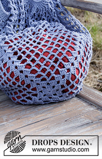 Pacific Blues / DROPS 199-15 - DROPS Cotton Light lõngast heegeldatud pitsmustriga võrk - kott