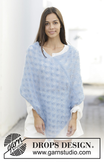 Light Summer Poncho / DROPS 199-36 - Gestrickter Poncho in DROPS Kid-Silk. Die Arbeit wird mit Lochmuster gestrickt. Größe S – XXXL.