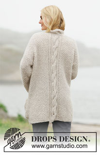 True North / DROPS 206-25 - Strikket lang jakke i DROPS Sky og DROPS Brushed Alpaca Silk. Arbejdet strikkes med perlestrik, snoninger og lommer. Størrelse S - XXXL.