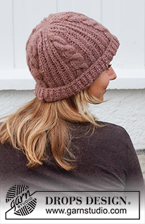 Rose Crush / DROPS 214-17 - Strikket hue med snoninger og helpatent i DROPS Air.