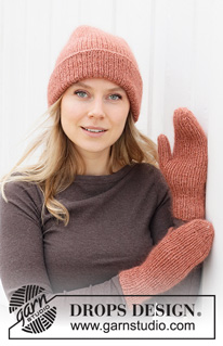 Blushing Fall / DROPS 214-2 - Knitted beanie / hipster hat and mittens in DROPS Alpaca and DROPS Kid-Silk. The piece is worked in rib.