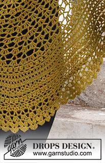 Thoughts of Ireland / DROPS 214-41 - Heklet sjal i DROPS Alpaca. Arbeidet hekles ovenfra og ned med hullmønster.