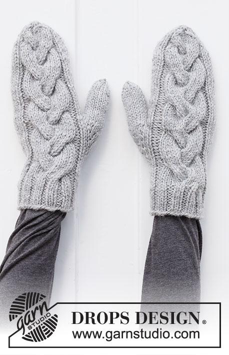 Winter Wisps Set / DROPS 214-49 - Gestricktes Stirnband, Kragenschal und Fäustling in DROPS Alaska. Die Arbeit wird mit Zopfmuster und Zunahmen für die Sattelschulter gestrickt.