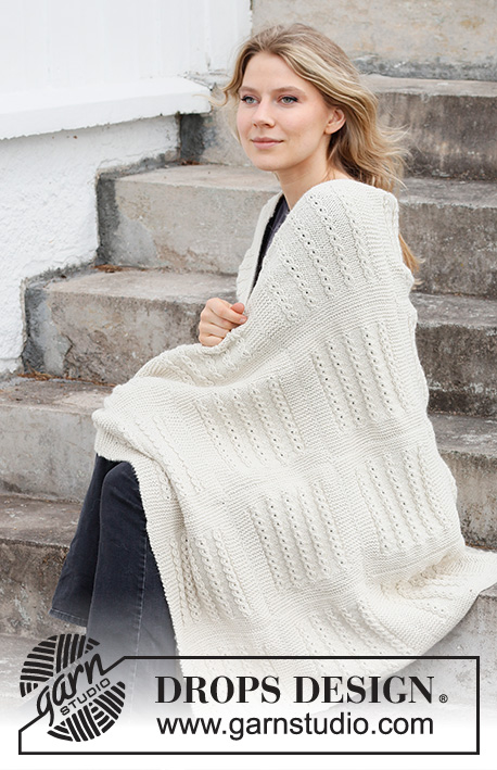 Snow Blocks / DROPS 214-52 - Strikket plaid med retstrik og strukturmønster i DROPS Nepal. Arbejdet strikkes i ruder som sys sammen til sidst.