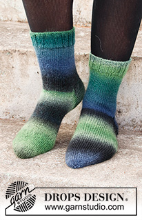 Halvhöga sockar / DROPS 214-55
