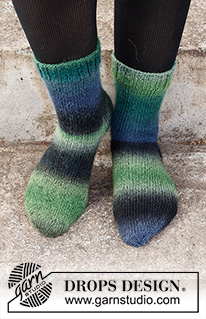 Halvhöga sockar / DROPS 214-55
