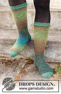 Halvhöga sockar / DROPS 214-57