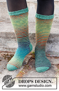 Halvhöga sockar / DROPS 214-57