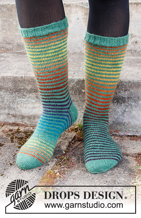 Halvhöga sockar / DROPS 214-57