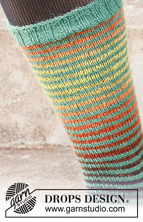 Green Zone / DROPS 214-57 - Ylhäältä alas neulotut sukat DROPS Delight- ja DROPS Nord-langoista. Työssä on raitoja. Koot 35-43.