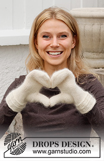 Christmas Mittens / DROPS 214-62