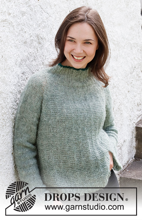 Ashford Castle / DROPS 215-26 - Strikket bluse med raglan i DROPS Brushed Alpaca Silk. Arbejdet strikkes oppefra og ned med strukturmønster. Størrelse S - XXXL.
