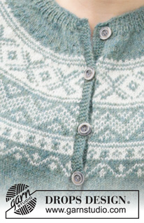 Scent of Pine Jacket / DROPS 215-7 - Ylhäältä alas neulottu jakku DROPS Alpaca-langasta. Työssä on kaarroke ja kaarrokkeessa sekä hihojen alaosassa on kirjoneuletta. Koot S-XXXL.