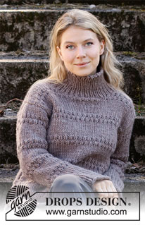 Cobblestone Sweater / DROPS 216-19 - Gestrickter Pullover mit hohem Kragen in DROPS Snow. Die Arbeit wird glatt rechts mit Streifen in Strukturmuster gestrickt. Größe S - XXXL.