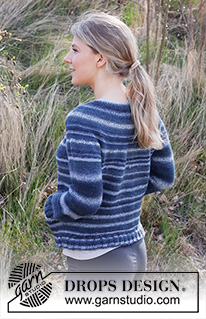 Winter Waters / DROPS 216-42 - Strikket jakke i DROPS Big Delight. Arbeidet strikkes ovenfra og ned med rundfelling og lommer. Størrelse S - XXXL.