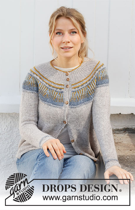 Mikado Jacket / DROPS 216-8 - Strikket jakke med rundt bærestykke i DROPS Sky. Arbejdet strikkes oppefra og ned med 2-farvet helpatent og lettisk snoning. Størrelse S - XXXL.