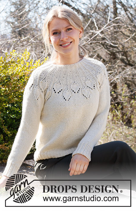 White Peacock / DROPS 217-4 - Strikket bluse med rundt bærestykke i DROPS Nepal. Arbejdet strikkes oppefra og ned med hulmønster. Størrelse S - XXXL.