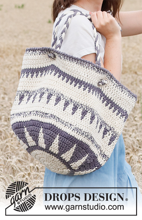 Compass Tote / DROPS 220-25 - Virkattu laukku 2-kertaisesta DROPS Paris-langasta. Työssä on monivärinen kuvio.