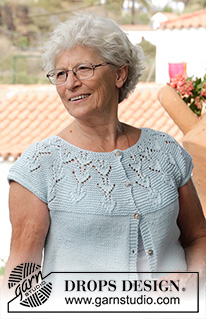 Blue Sparkle Cardigan / DROPS 220-33 - Gilet tricoté de haut en bas avec empiècement arrondi, point de feuilles et manches courtes, en DROPS Muskat. Du S au XXXL.