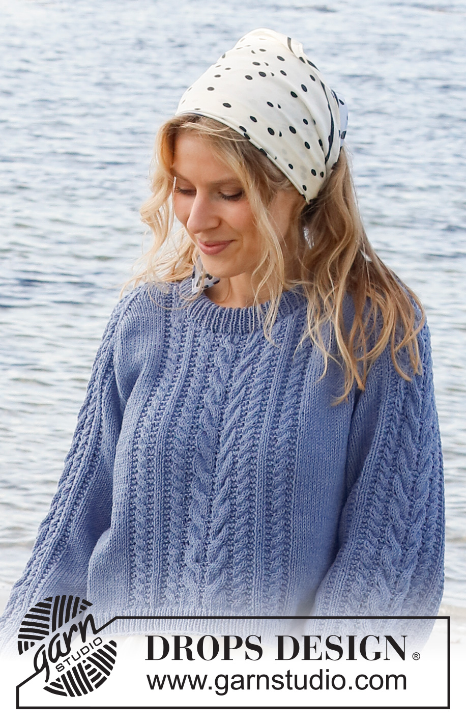Swept Away / DROPS 221-12 - Strikket bluse i DROPS Merino Extra Fine. Arbejdet strikkes oppefra og ned med sadelskulder, dobbelt halskant, snoninger og ballonærmer. Størrelse S - XXXL.