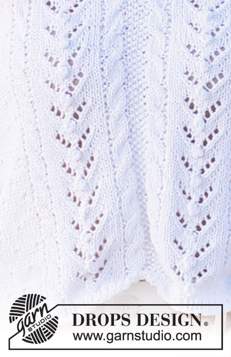 Doves Bay / DROPS 221-17 - Gebreide trui in DROPS Cotton Light of DROPS Sky. Het werk wordt gebreid met kantpatroon, kabels en structuurpatroon. Maten S - XXXL.